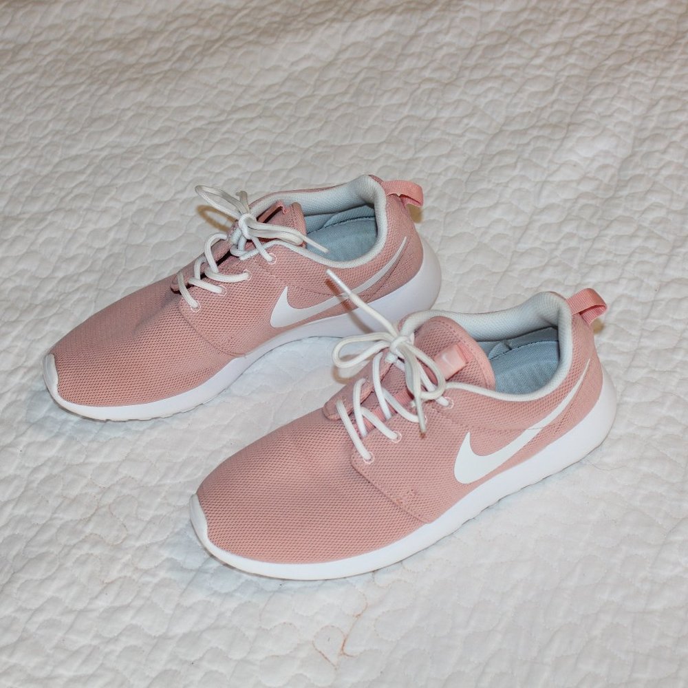 Nike Women's Roshe One Moire trainers